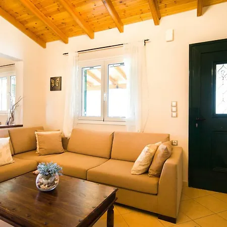 Vilă Pine Forest Kompítsion