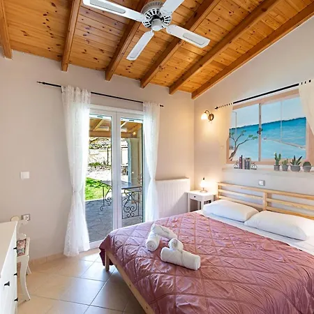 Pine Forest Villa Kompítsion